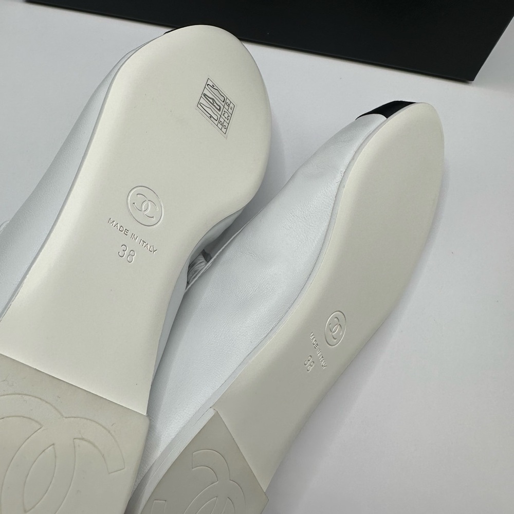 Chanel White and Black Ballet Flats - Picture 4 of 10